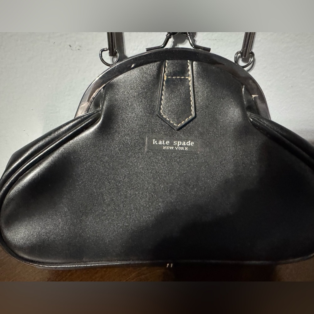 Kate spade black leather handbag - snap closure - Picture 2 of 6